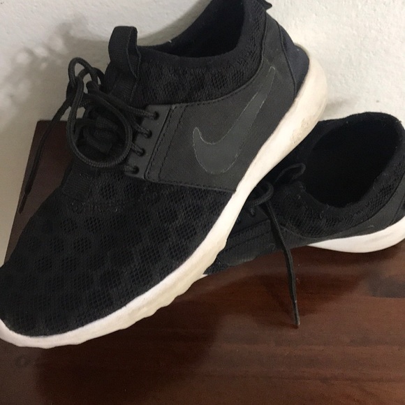 Nike Shoes - NIKE sneakers